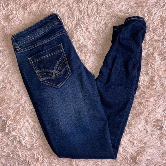 DISTRESSED BLUE DENIM SKINNY JEANS W/ RUCHED ANKLES · SIZE 9, FITS M - Picture 4 of 9